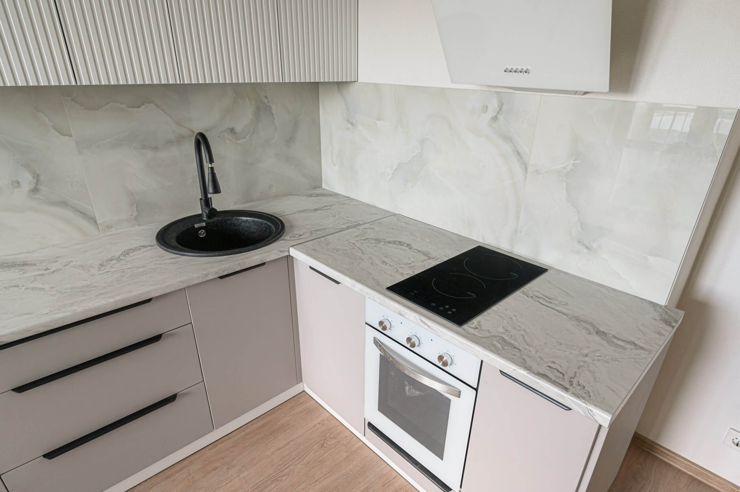 How to Avoid Color Shock When Installing Light Quartzite Countertops in Dallas Homes
