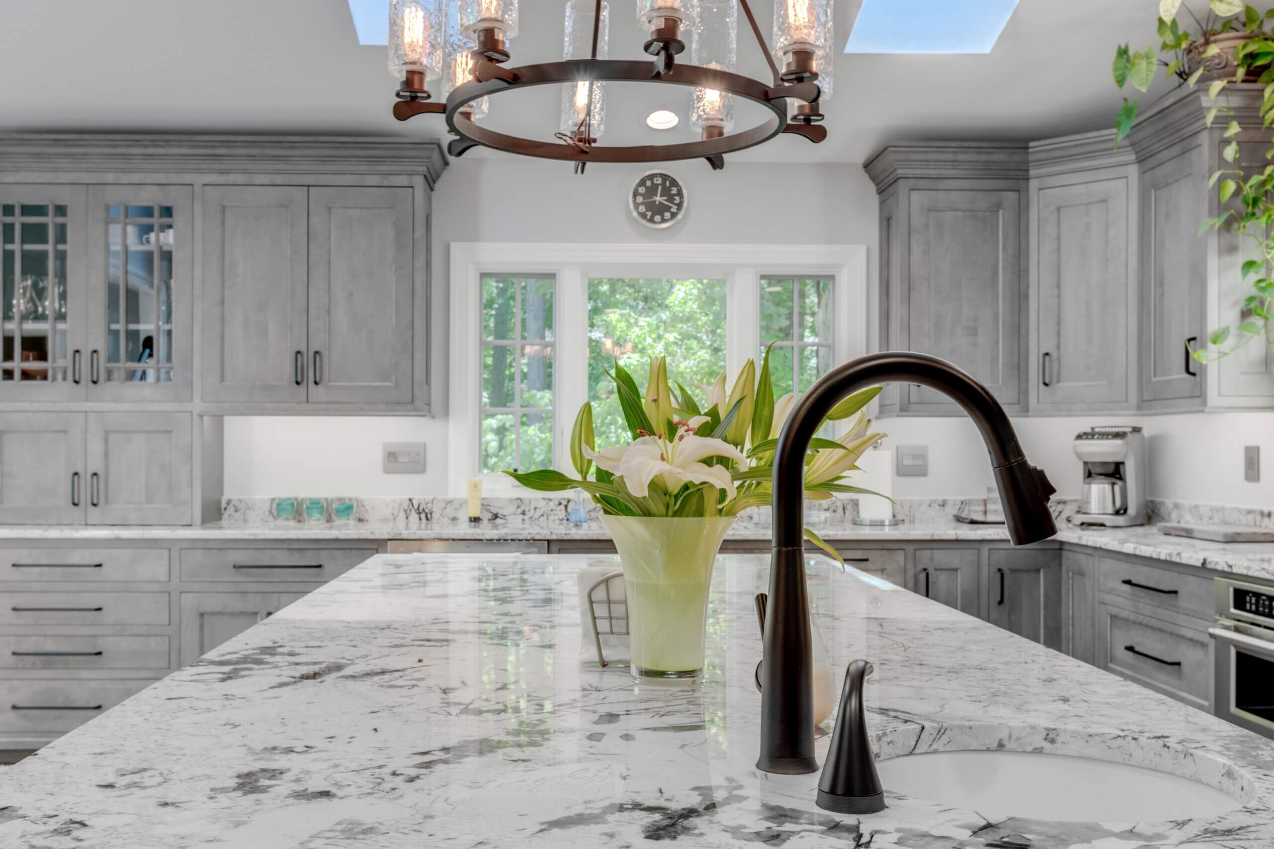 Why Quartzite Countertops That Look Great in the Showroom Can Disappoint in Dallas Homes